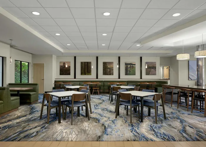 Fairfield Inn & Suites By Marriott Moscow