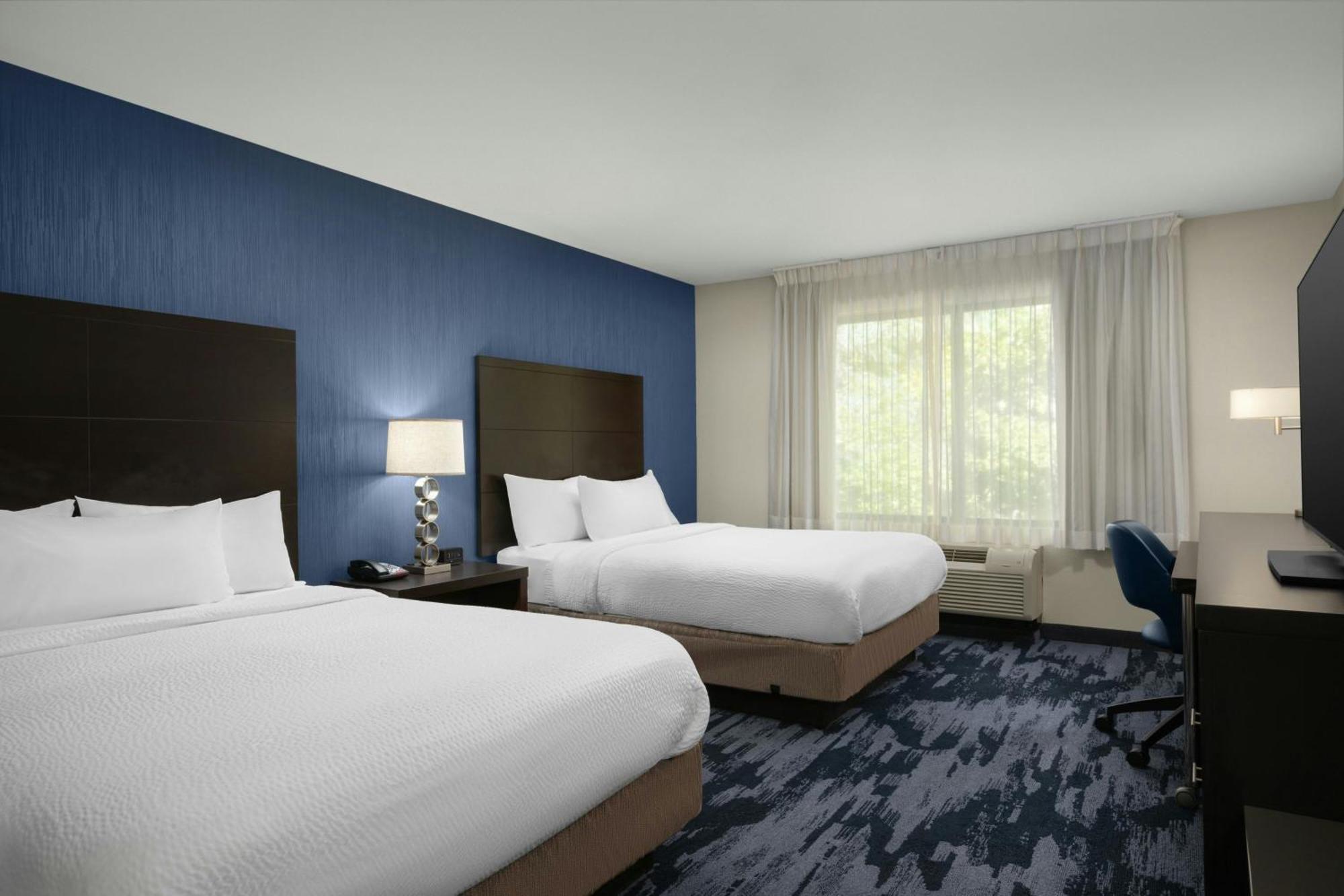 Hotel Fairfield & By Marriott 3*