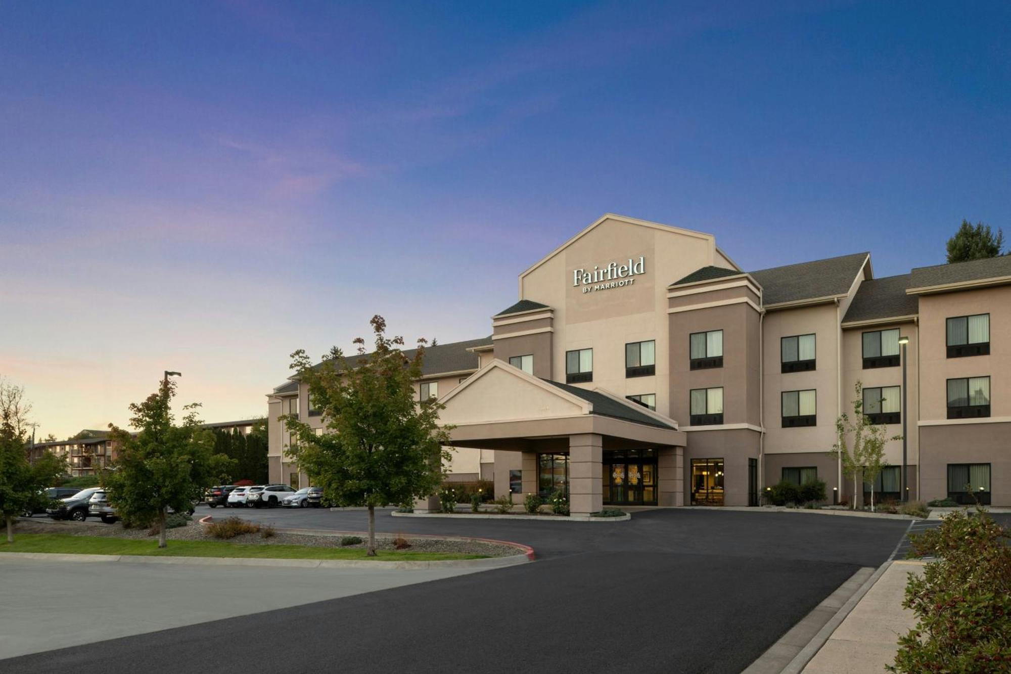 Hotel Fairfield & By Marriott